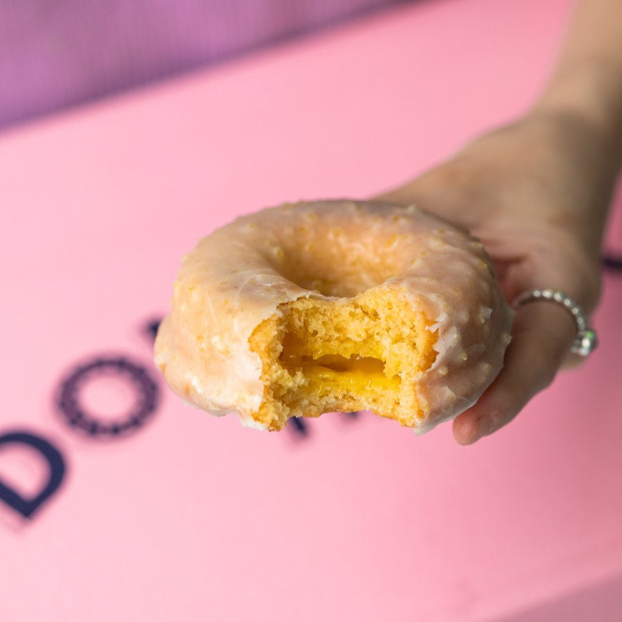 "Baked Signature" glutenfreundliche Kuchen-Donut Geschenkbox