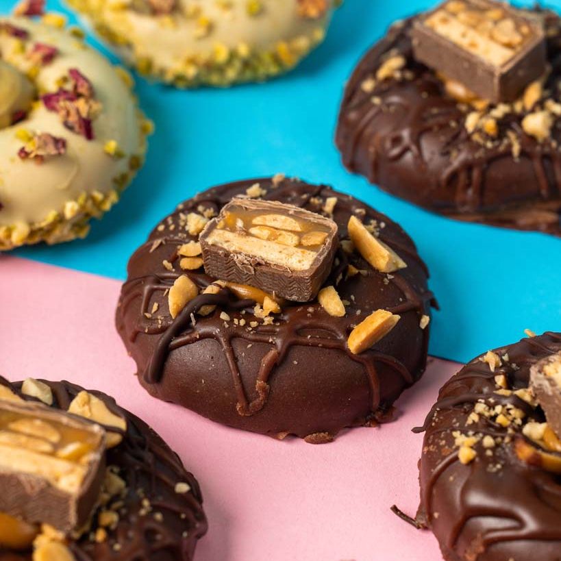 "Baked Chocolate-Pistachio" boîte cadeau de mini beignets au chocolat sans gluten (12 pièces)