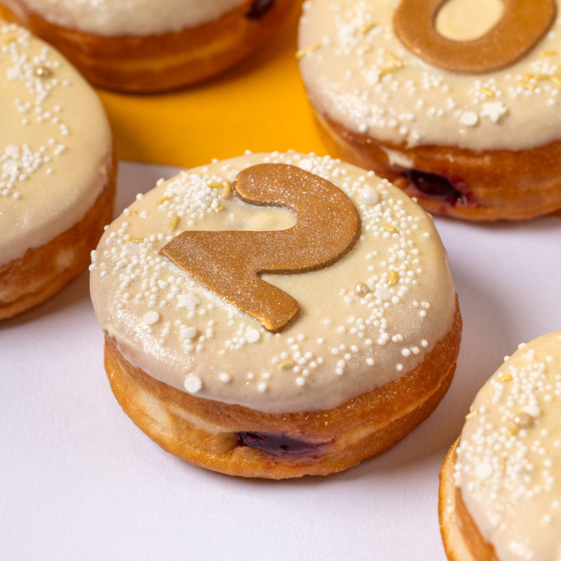 Boîte cadeau de donuts du Nouvel An (végane)