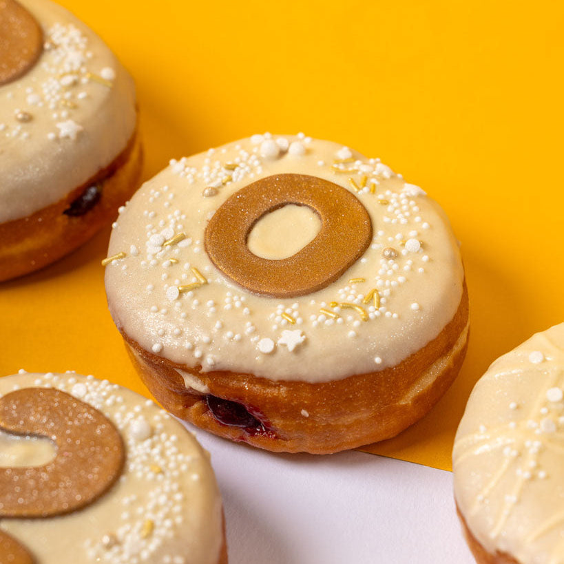 Boîte cadeau de donuts du Nouvel An (végane)