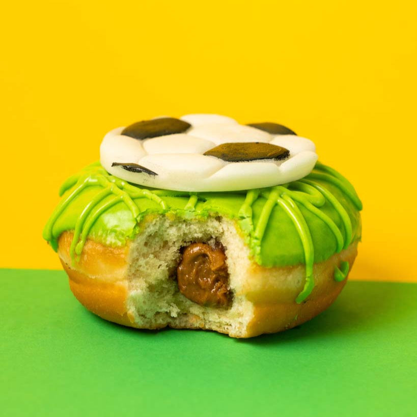 Football doughnut gift box (vegan)