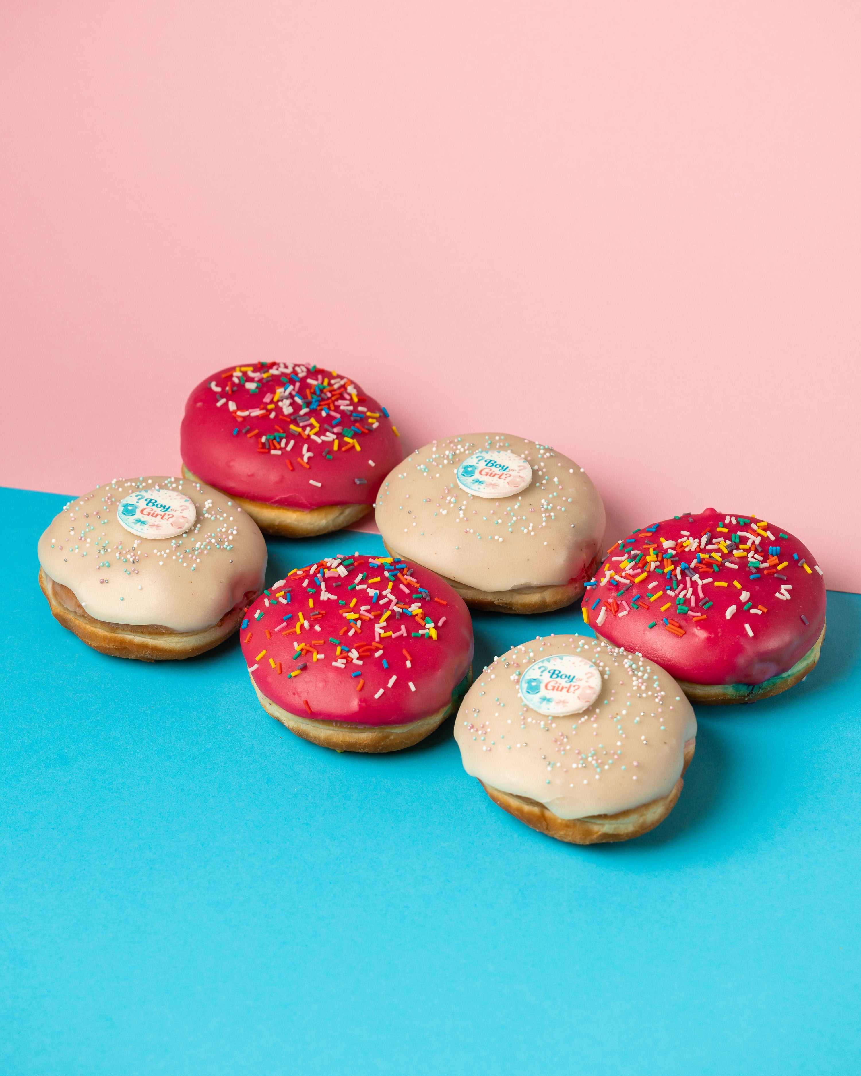Confezione regalo di ciambelle per la rivelazione del sesso (vegan)